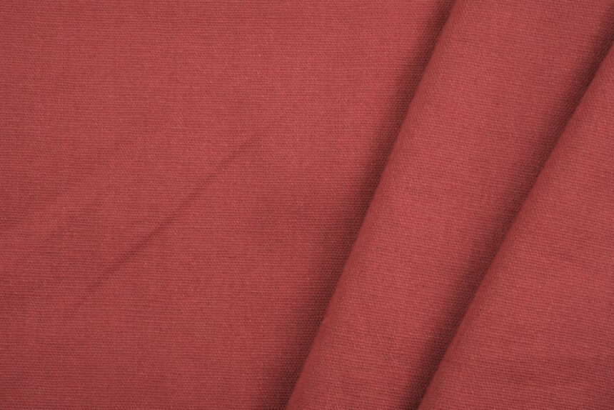 темно-розовый